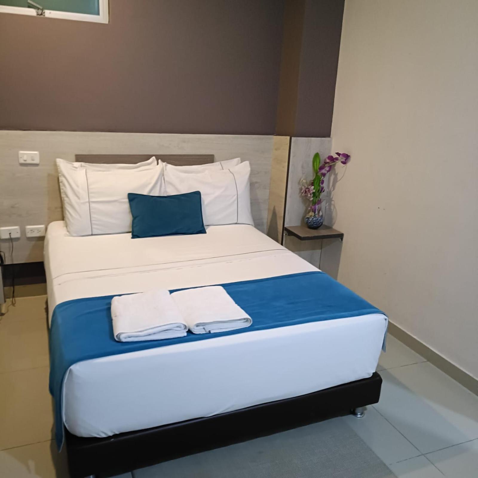 Hotel Santa Clara Boutique Монтерія Екстер'єр фото